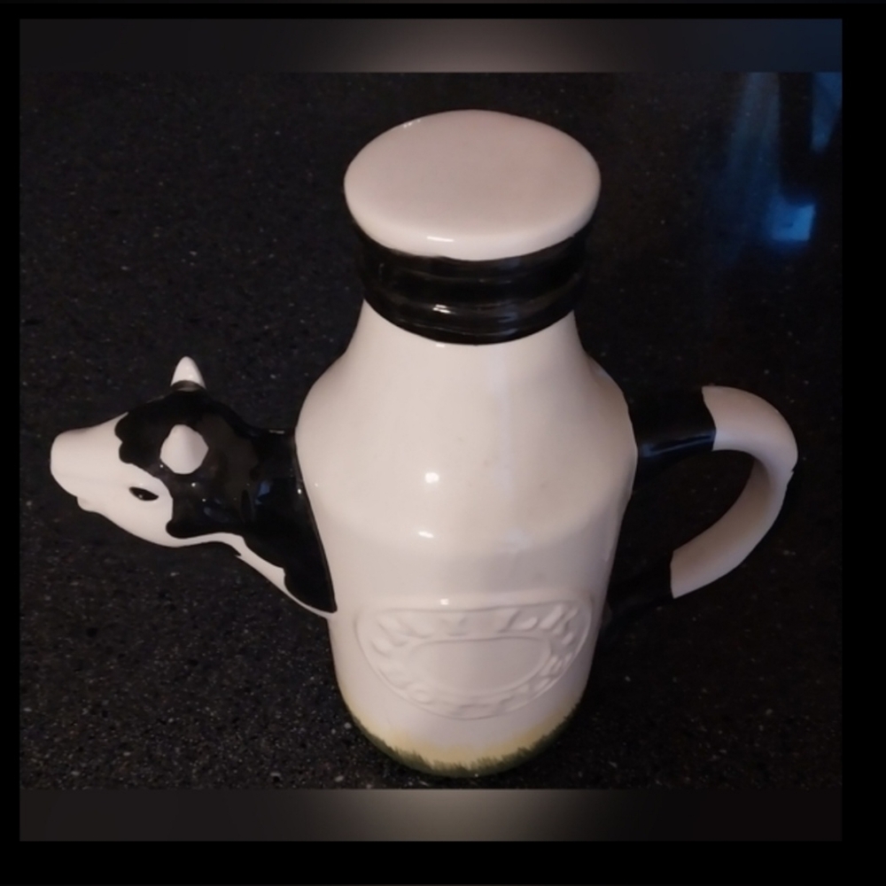 Vintage White Ceramic Cow Milk Creamer